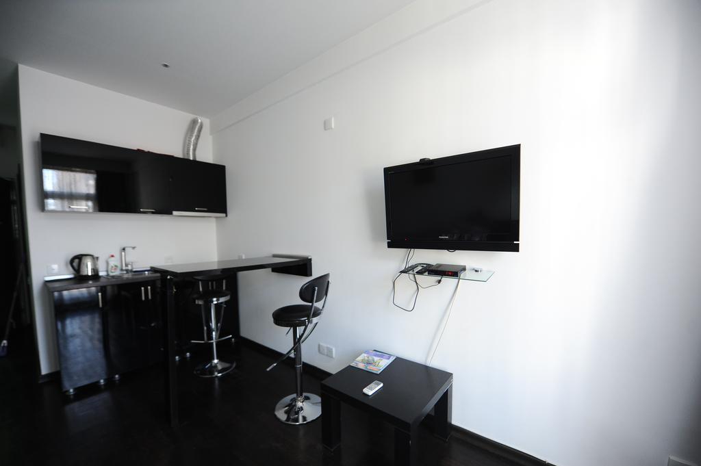 Black-White Rooms Batum Dış mekan fotoğraf